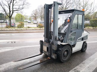 Empilhador de contrapeso 4 rodas