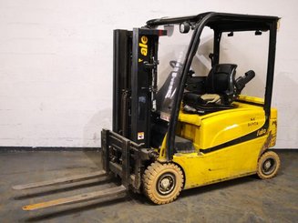 Empilhador de contrapeso 4 rodas