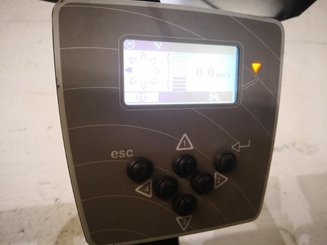 Stacker com condutor transportado Caterpillar NSR16N - 11