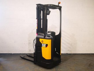 Stacker com condutor transportado Caterpillar NSR16N - 1