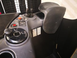 Stacker com condutor transportado Caterpillar NSR16N - 8