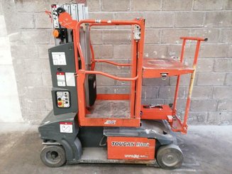 Plataforma com mastro vertical JLG TOUCAN DUO