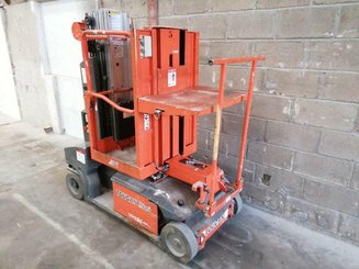 Plataforma com mastro vertical JLG TOUCAN DUO