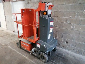 Plataforma com mastro vertical JLG TOUCAN DUO