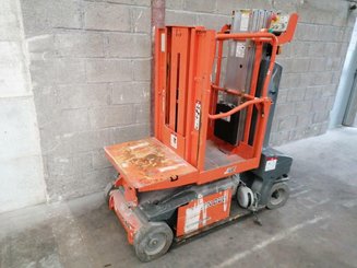 Plataforma com mastro vertical JLG TOUCAN DUO