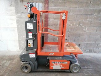 Plataforma com mastro vertical JLG TOUCAN DUO