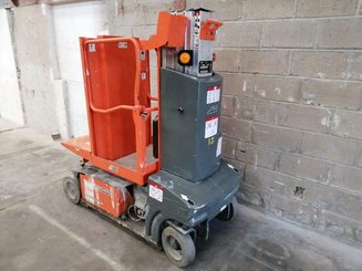 Plataforma com mastro vertical JLG TOUCAN DUO