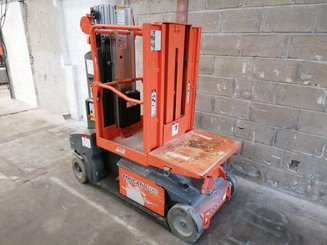 Plataforma com mastro vertical JLG TOUCAN DUO