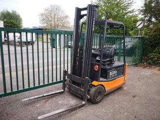 Empilhador de contrapeso 3 rodas