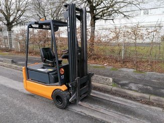 Empilhador de contrapeso 3 rodas STILL R20-15 - 1