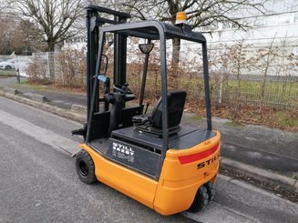 Empilhador de contrapeso 3 rodas STILL R20-15 - 1