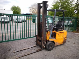 Empilhador de contrapeso 3 rodas