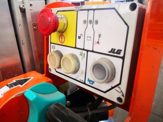 Plataforma com mastro vertical JLG TOUCAN DUO