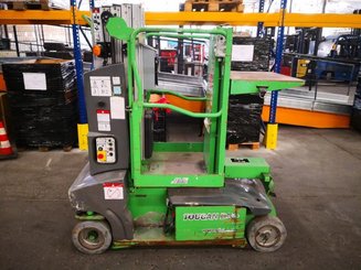 Plataforma com mastro vertical JLG TOUCAN DUO