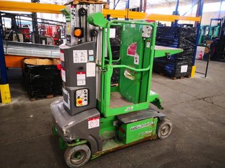 Plataforma com mastro vertical JLG TOUCAN DUO