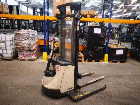 Levantador com braços circundantes Crown ST3000-1.0 - 1