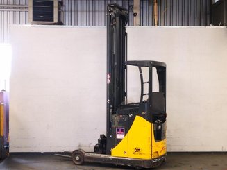 Empilhador retráctil OM XR16AC