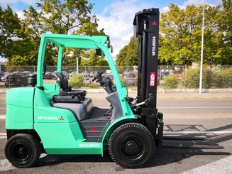 Empilhador de contrapeso 4 rodas Mitsubishi FD40N
