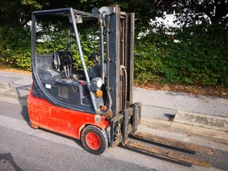 Empilhador de contrapeso 3 rodas