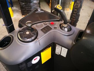 Stacker com condutor transportado Caterpillar NSR16N - 2