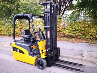 Empilhador de contrapeso 3 rodas