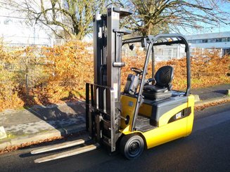 Empilhador de contrapeso 3 rodas Caterpillar EP18NT - 1