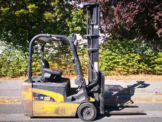 Empilhador de contrapeso 3 rodas Caterpillar EP20NT - 1