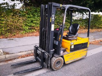 Empilhador de contrapeso 3 rodas