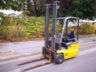 Empilhador de contrapeso 3 rodas