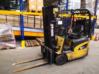 Empilhador de contrapeso 3 rodas Caterpillar EP16NT - 1