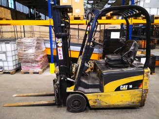 Empilhador de contrapeso 3 rodas Caterpillar EP16NT - 2