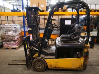 Empilhador de contrapeso 3 rodas Caterpillar EP16NT - 2