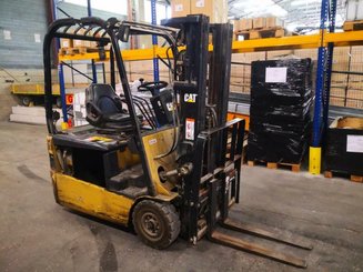 Empilhador de contrapeso 3 rodas Caterpillar EP16NT - 1