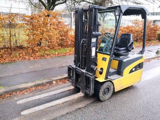 Empilhador de contrapeso 3 rodas Caterpillar EP16NT - 1