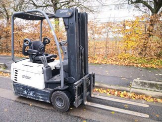 Empilhador de contrapeso 3 rodas