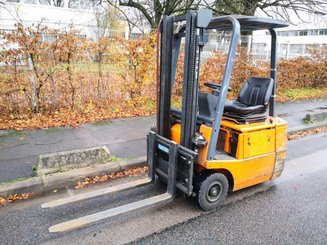 Empilhador de contrapeso 3 rodas