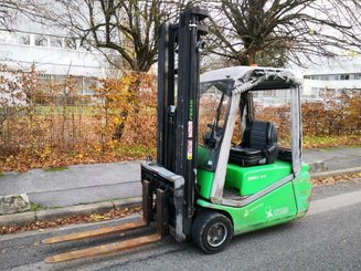 Empilhador de contrapeso 3 rodas