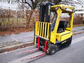 Empilhador de contrapeso 3 rodas Hyster J1.8XNT - 1