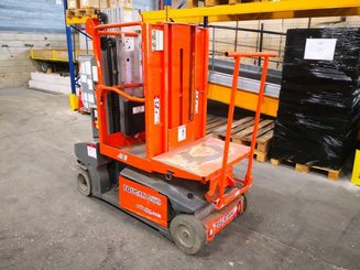 Plataforma com mastro vertical JLG TOUCAN DUO