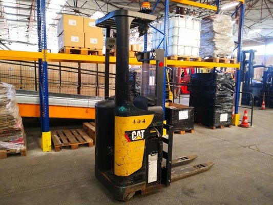 Stacker com condutor transportado Caterpillar NSR12N - 1