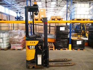 Stacker com condutor transportado Caterpillar NSR12N - 3