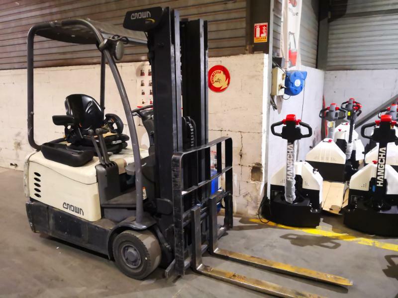 Empilhador de contrapeso 3 rodas Crown SC5320 1,3 - 1