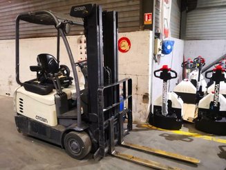 Empilhador de contrapeso 3 rodas Crown SC5320 1,3 - 1