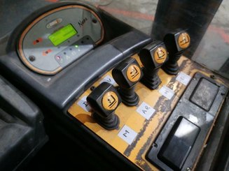 Empilhador retráctil OMG NEOS 16SE - 3