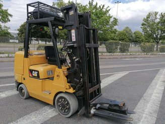 Empilhador de contrapeso 4 rodas Caterpillar GC45K - 1