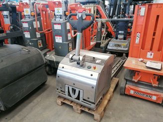 Porta-paletes eléctrico com condutor a pé Ulma EPT20