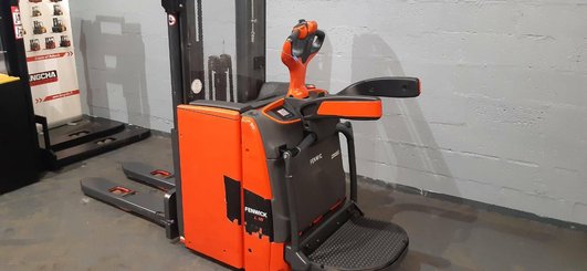 Stacker com condutor a pé Fenwick L16AP - 1