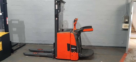 Stacker com condutor a pé Fenwick L16AP - 3