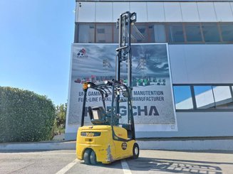 Carreta elevadora elétrica Yale ERP16VT SWB