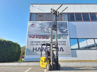 Carreta elevadora elétrica Yale ERP16VT SWB